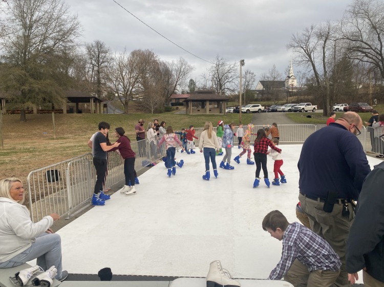 28'x48' Portable Ice Rink w/Fencing